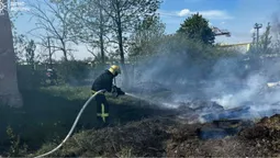 На Волині загасили 9 пожеж сухої трави: займання сталися у всіх районах області (фото)