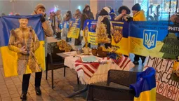 Накрили стіл полоненим: Луцьк долучився до акції «Чекаю тебе додому на Різдво» (фото, відео)