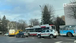 У Луцьку цілий проспект паралізувало через аварію (відео)