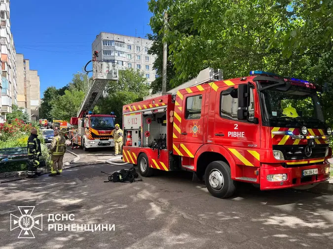 Жахлива пожежа у Рівному: загинула дитина, ще троє – у лікарні (фото)