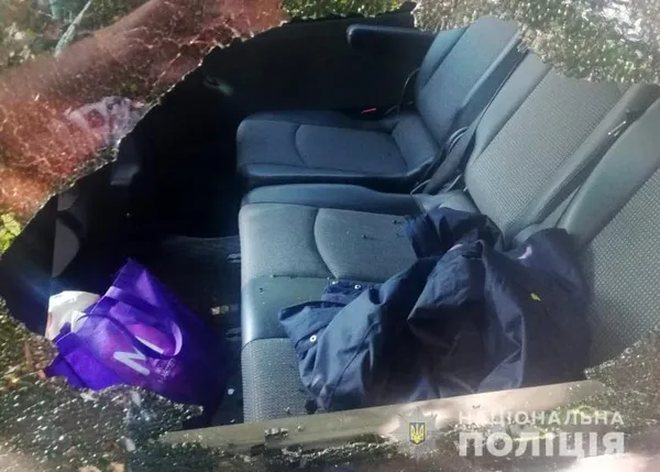 З авто волинського депутата вкрали сумку, в якій було понад 30 тисяч гривень (фото)