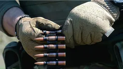 «Рука тверда, серце б'є рівно»: волинські воїни показали потужні знімки