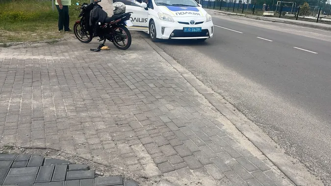 У Шацьку підліток на мотоциклі збив маленького хлопчика