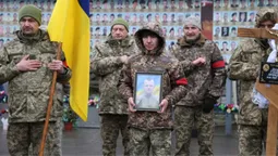 Загинув рік тому: у Луцьку провели в останню дорогу Сергія Мацюка (фото)
