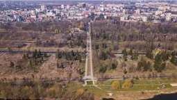 Погляд із висоти: показали малолюдний центральний парк у Луцьку (фото)