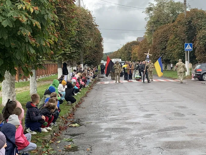 У Ківерцях провели в останню дорогу захисника Олександра Мишка (фото)