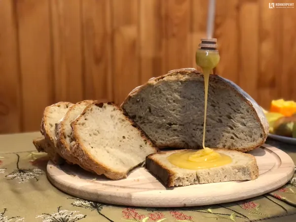 Слоїк меду, або Як на Волині з бджолиного продукту роблять крем (фото, відео)