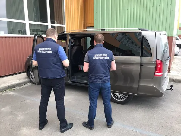 Не провіз: на Волині митники вилучили Mercedes за 49 тисяч євро (фото)