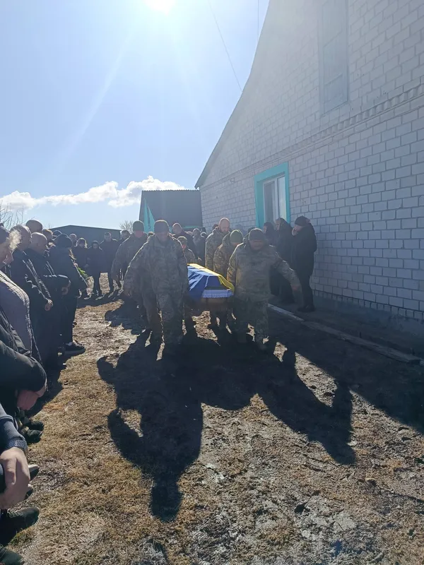 Назавжди 33: на Волині попрощалися із загиблим захисником Віктором Вавринюком