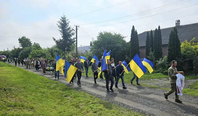 На Волині попрощалися із загиблим бійцем Дмитром Леховим (фото)