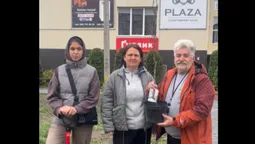 На Волині у сквері посадили унікальне «худе» дерево з пурпуровим листям (фото)