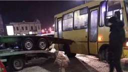 У Ковелі маршрутка зачепила евакуатор (фото)