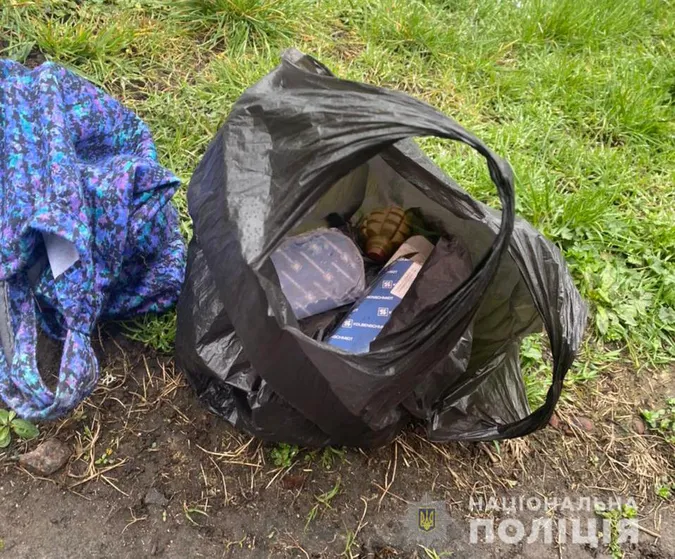 У Нововолинську в чоловіка знайшли корпус гранати