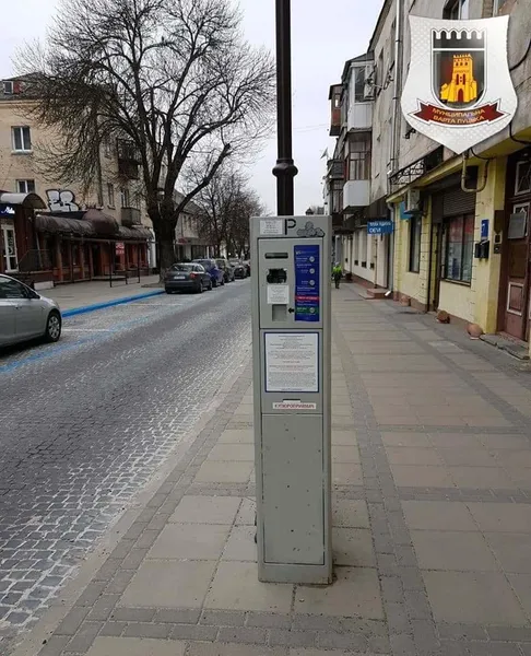 Платне паркування на Кривому Валу: за день оштрафували 26 порушників (фото)