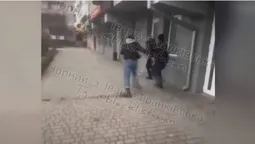 В Івано-Франківську невідомі нападають на перехожих – жорстоко б'ють і знімають на відео (відео)