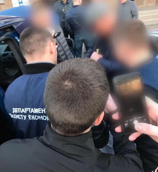 У Луцьку «піймали» на півмільйонному хабарі керівника Держгеокадастру Сумської області (фото)
