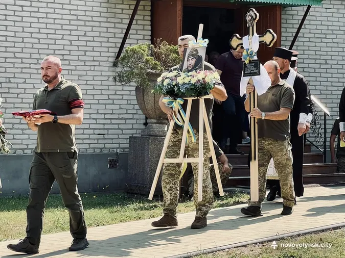 На Волині попрощалися із загиблим воїном Антоном Ананьїним (фото)