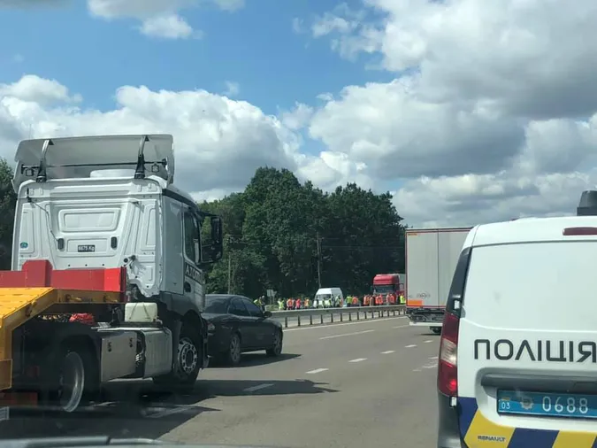 На Волині мітингарі обмежили рух транспорту дорогою на Ковель (ОНОВЛЕНО)