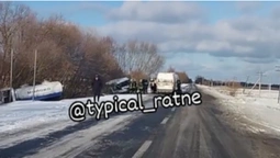Моторошна аварія на Волині: зіткнулися молоковоз та бус (фото, відео)