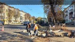 На проспекті Волі у Луцьку облаштовують зупинки