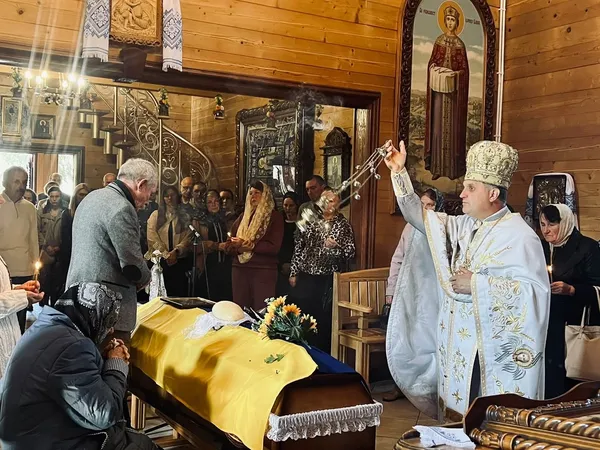 Відспівали у храмі, який зводив із батьком: у Володимирі попрощалися з воїном Сергієм Литовкою (фото)