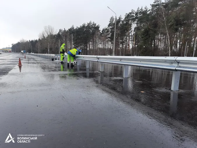 На «варшавці» біля кордону встановили нові бар'єри (фото)