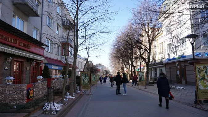 Весна у Луцьку: атмосферні фото залитого сонцем міста