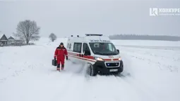 На Волині «швидка» застрягла за 1,5 км від хворого – люди обурені станом доріг (фото)
