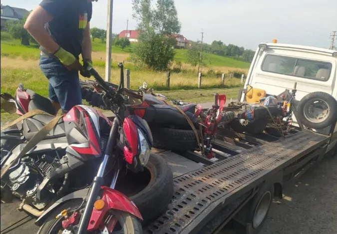 Вилучили три мотоцикли та авто: що коїться на Камінь-Каширщині
