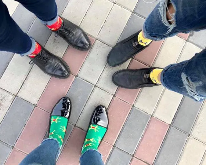 Лучани долучаються до всесвітнього флешмобу #LOTSOFSOCKS (фото)