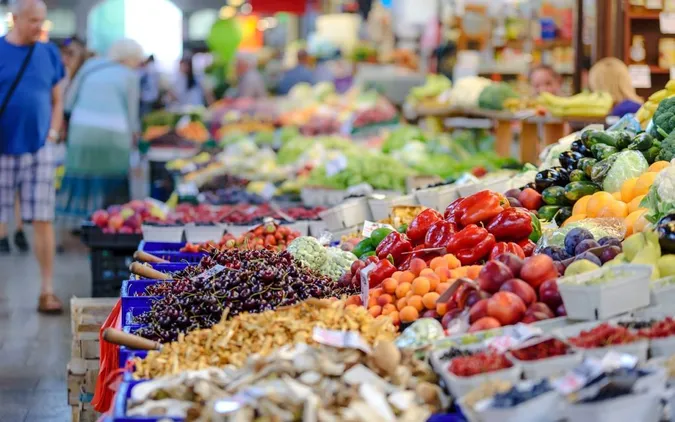 Інфляція набирає обертів: на скільки здорожчають восени продукти