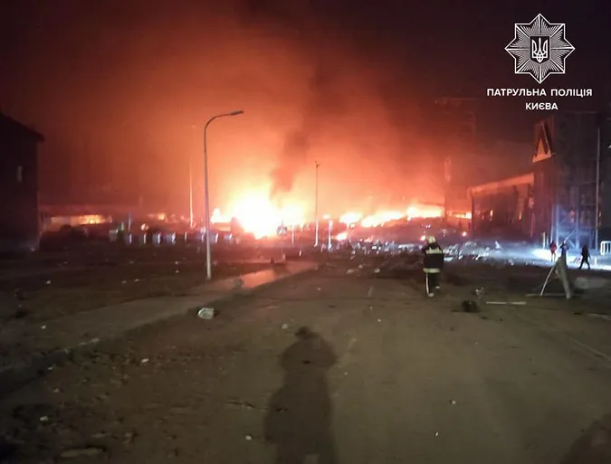 У Києві пролунало декілька вибухів, є загиблий (фото)
