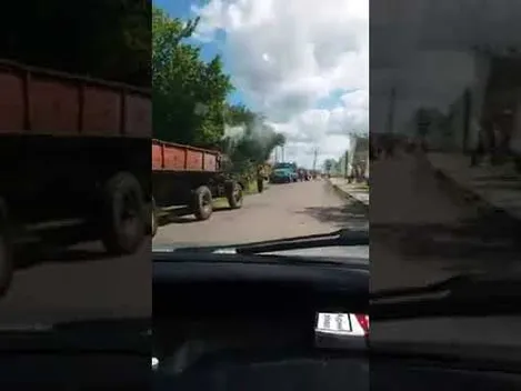 Готуються до приїзду Зеленського: у селі біля Луцька активно латають ями (відео)