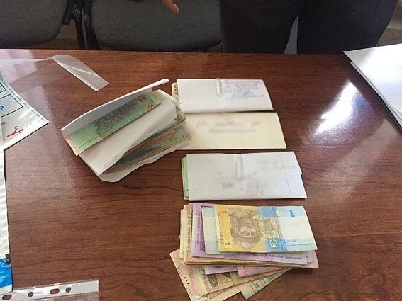 Директорку луцького коледжу судять за 300 доларів хабара (фото)