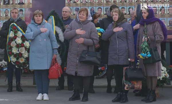 Луцьк на колінах: попрощалися з двома полеглими Героями (фото, відео)