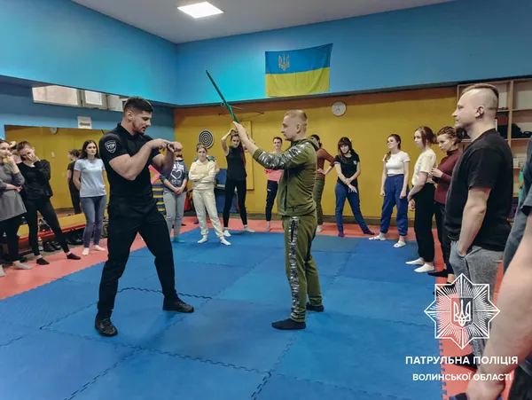 Для жінок і чоловіків: у Луцьку стартували курси із самооборони (фото)