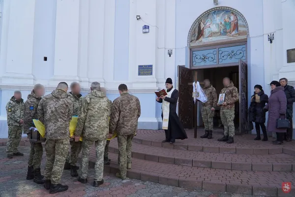 У Володимирі попрощалися із загиблим на війні Героєм Дмитром Савицьким (фото)
