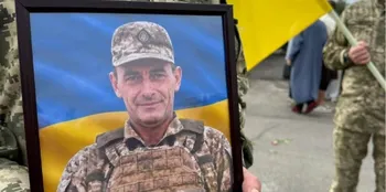 Довго чекали і вірили в диво: на Волині попрощалися з Героєм Андрієм Лабантом (фото)