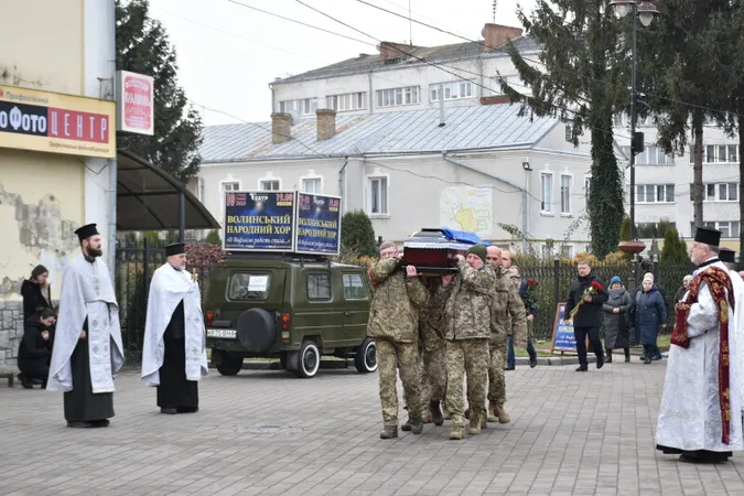 У Луцьку попрощалися із загиблим на Курщині Романом Басюком (фото)