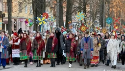 Понад тисяча учасників та різдвяні зірки: у Нововолинську вперше відбулася Хода звіздарів (фото)