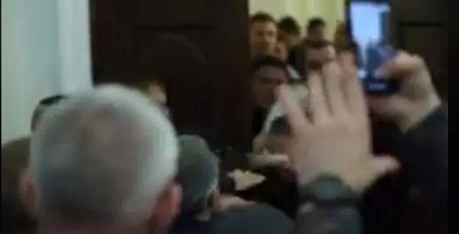 У Верховній Раді побилися через ринок землі (відео)