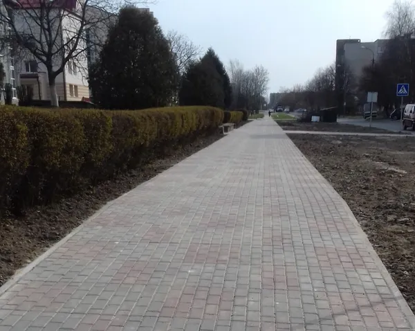 У Луцьку відремонтували тротуари на двох вулицях (фото)