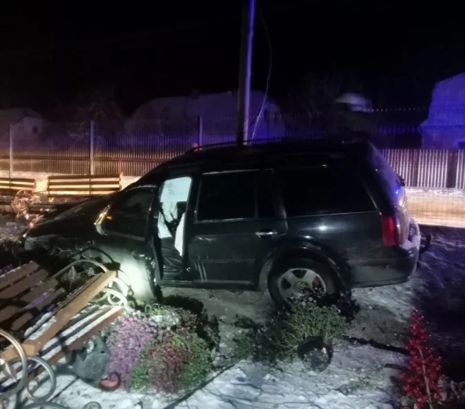 На Волині внаслідок ДТП могло загорітись авто – викликали рятувальників (фото)