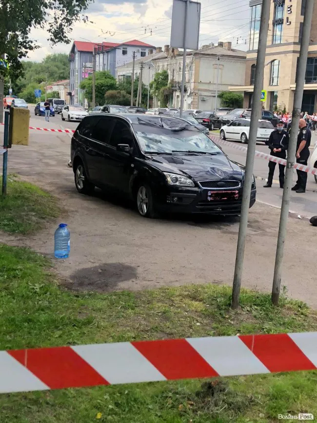 У Луцьку на переході авто наїхало на чоловіка та двох дітей (фото)