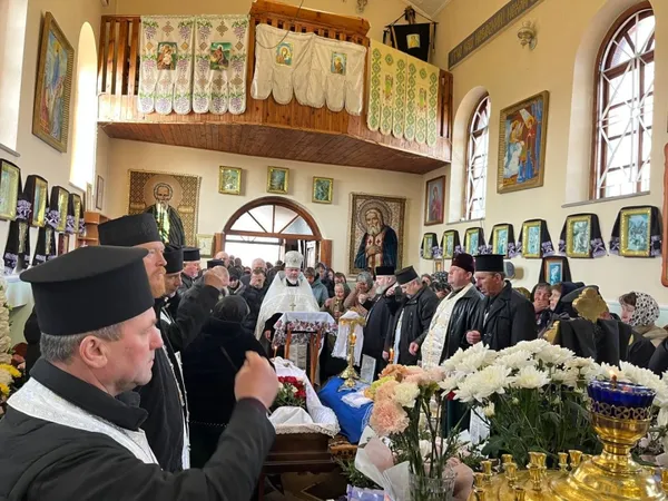 Загинув на Харківщині: на Волині попрощалися з воїном Анатолієм Бараносем (фото)
