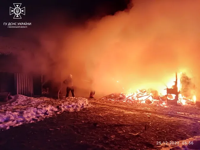 Через несправну пічку у пожежі загинув 58-річний волинянин (фото, відео)