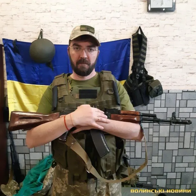 Військовий з Луцька розповів про білорусів, своє бойове хрещення та як бійці моляться на війні (фото)