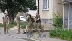 Шестеро супроводжували одного: у ТЦК на Волині прокоментували ситуацію (відео)