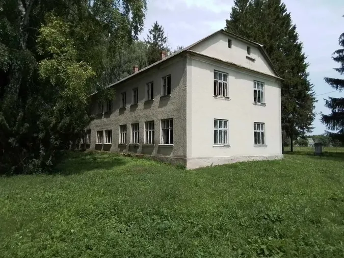 У Луцькому районі мало не продали школу (фото)
