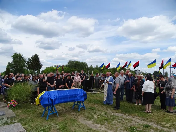 На Волині провели в останню дорогу молодого Героя Сергія Самолюка (фото)